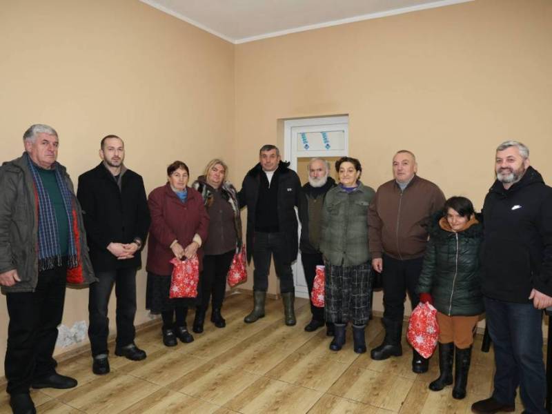 ცაგერის მუნიციპალიტეტის მერი ჭაბუკი ჭაბუკიანი ქალაქ ცაგერსა და სოფელ ლაჯანაში უფასო სასადილოს ეწვია